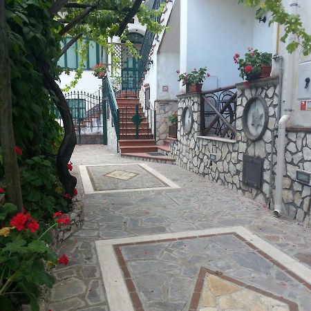Residenza Antico Borgo Del Pozzo Aparthotel Tramonti Bagian luar foto